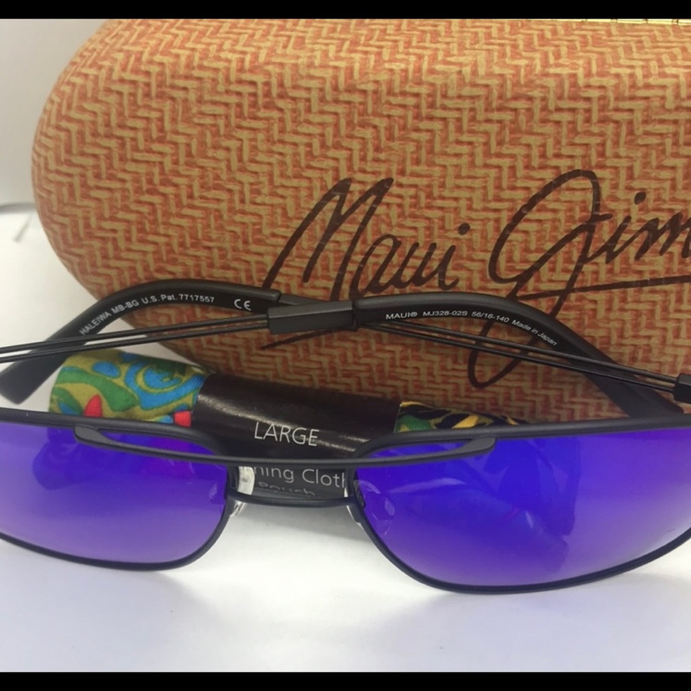 BNIB Maui Jim Polarized sunglass Black/Blue Mirror lenses - Picture 8 of 8